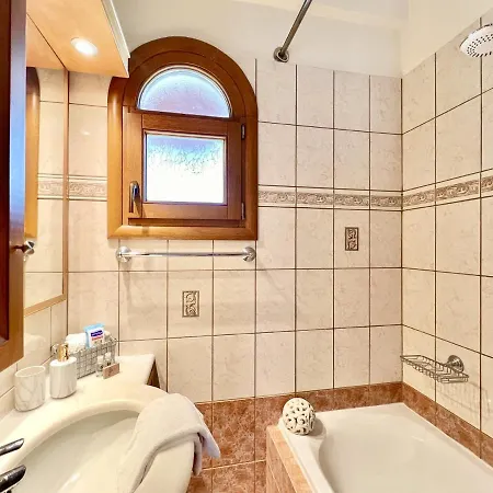 빌라 Luxury Makris With Private Heatable Pool By Dadovillas *