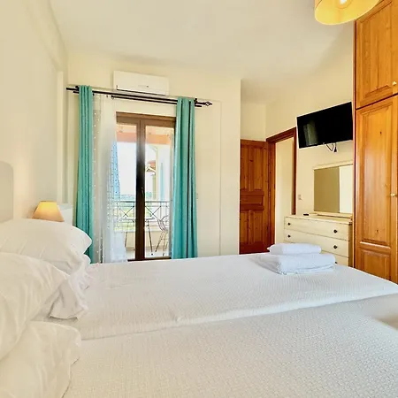 Luxury Makris With Private Heatable Pool By Dadovillas * Kavvadades