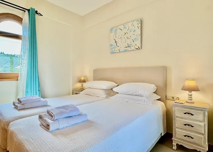 Luxury Makris With Private Heatable Pool By Dadovillas Kavvadades