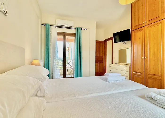 Luxury Makris With Private Heatable Pool By Dadovillas * Kavvadades